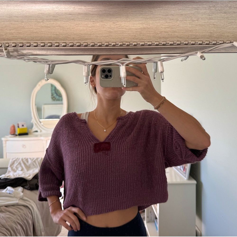 Free people slouch cropped sweater - light and comfy! In a purple/wine color!